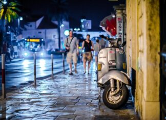 Czy skuter ma sprzęgło?